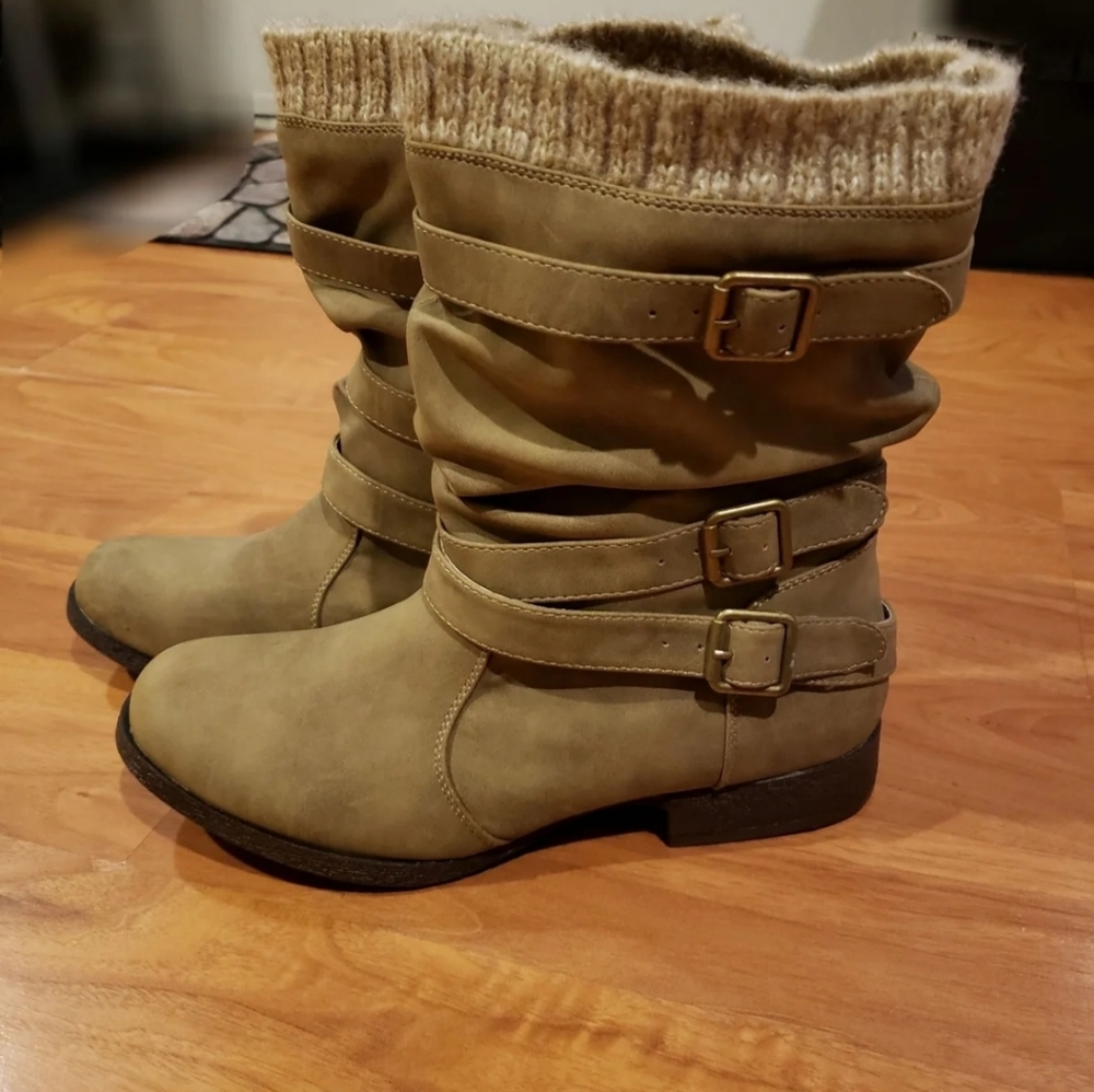 New, Slouch sweater boots
